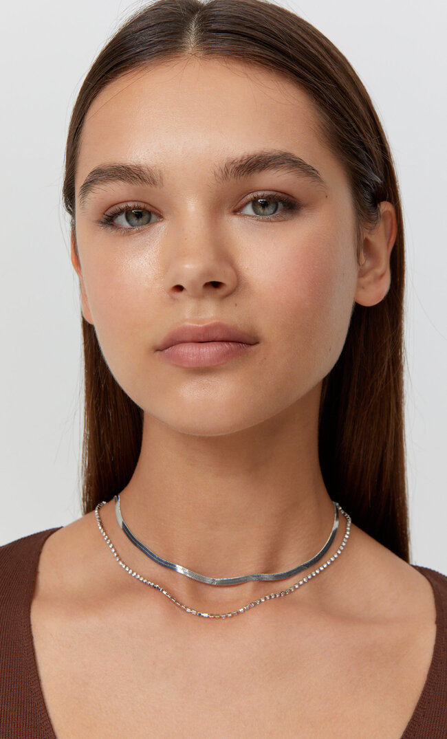 

Stradivarius 4er-Set Halsketten Mit Strass Grau 103