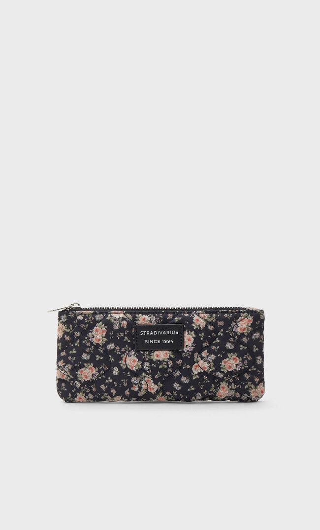 

Stradivarius Wzorzysty Piórnik Czarny 103