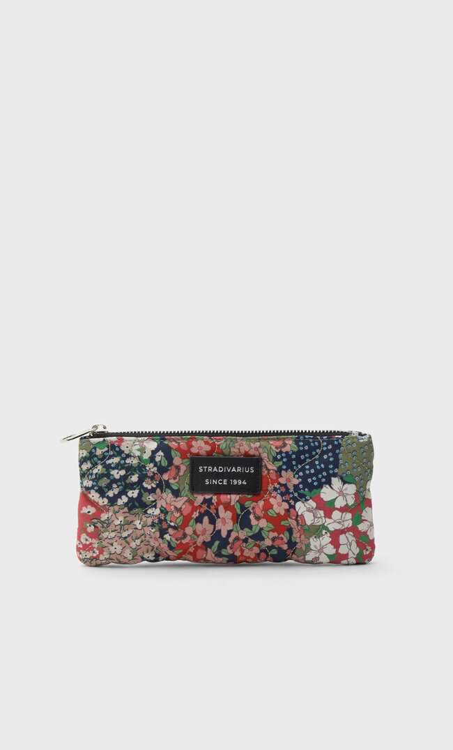

Stradivarius Bedrucktes Etui Khaki 103