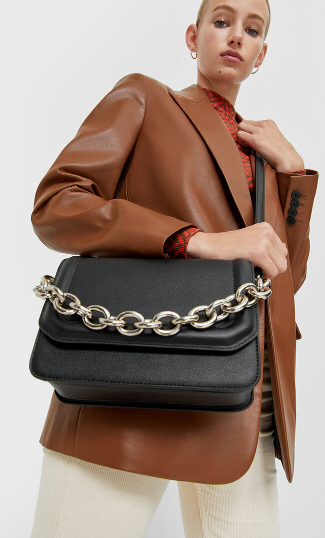 

Stradivarius Umhängetasche Mit Kette Schwarz 103