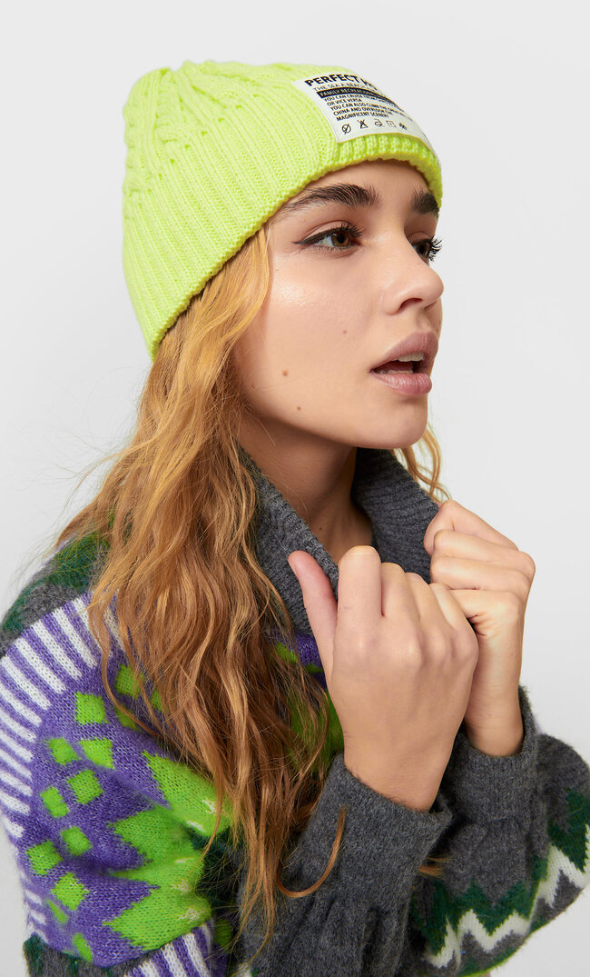 

Stradivarius Beanie Mit Zopfmuster Gelb 103