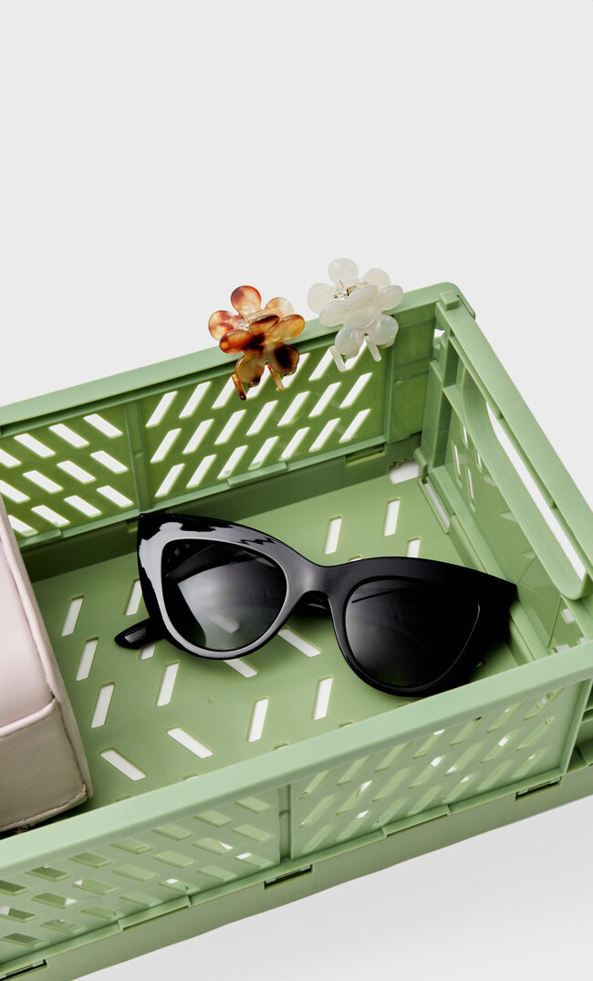 

Stradivarius Bunte Mini-Box Olivgrün 103