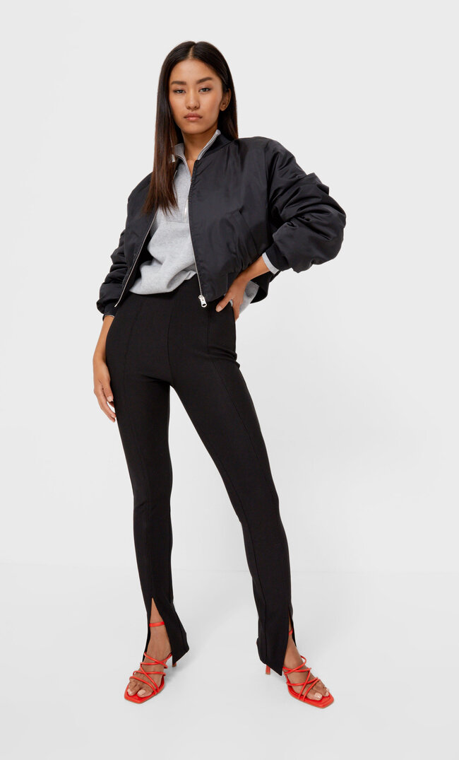 

Stradivarius Legginsy Z Tkaniny Ottoman Z Rozcięciami U Dołu Czarny S