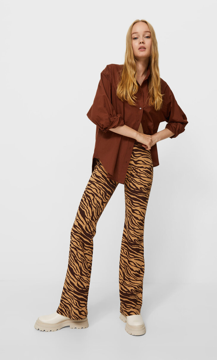 Flared wavy print trousers