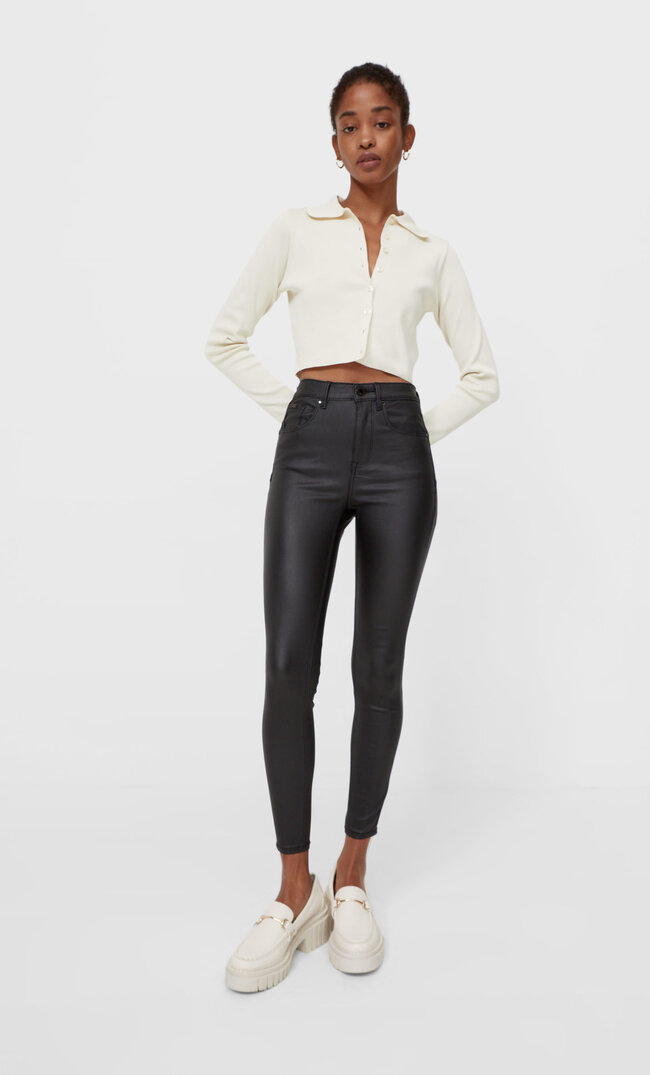 

Stradivarius Push-Up-Hose Coating Schwarz 40