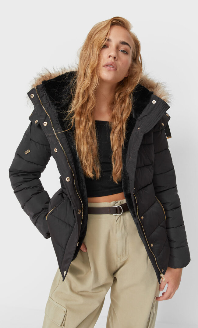 

Stradivarius Wasserfester Anorak Mit Abnehmbarer Kapuze Schwarz Xs