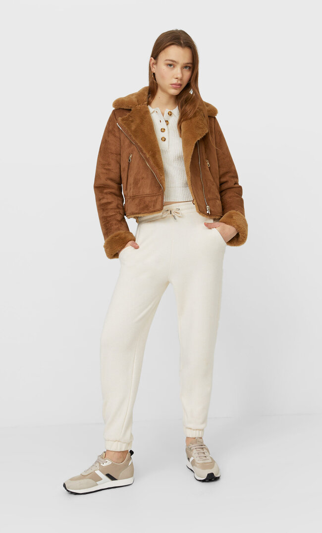 

Stradivarius Kurze Bikerjacke Dunkles Camel M