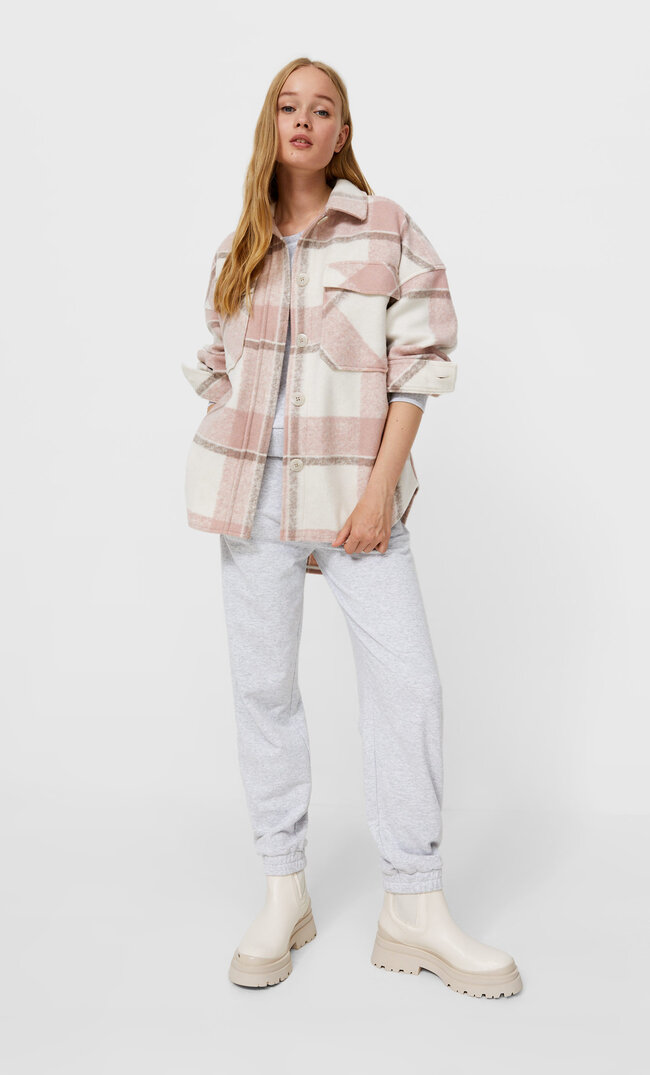 

Stradivarius Karierte Strick-Hemdjacke Pastellrosa S