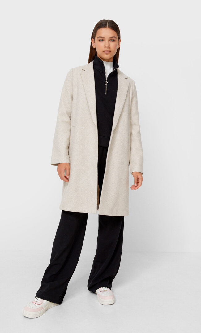 

Stradivarius Melierter Strickmantel Ecru L