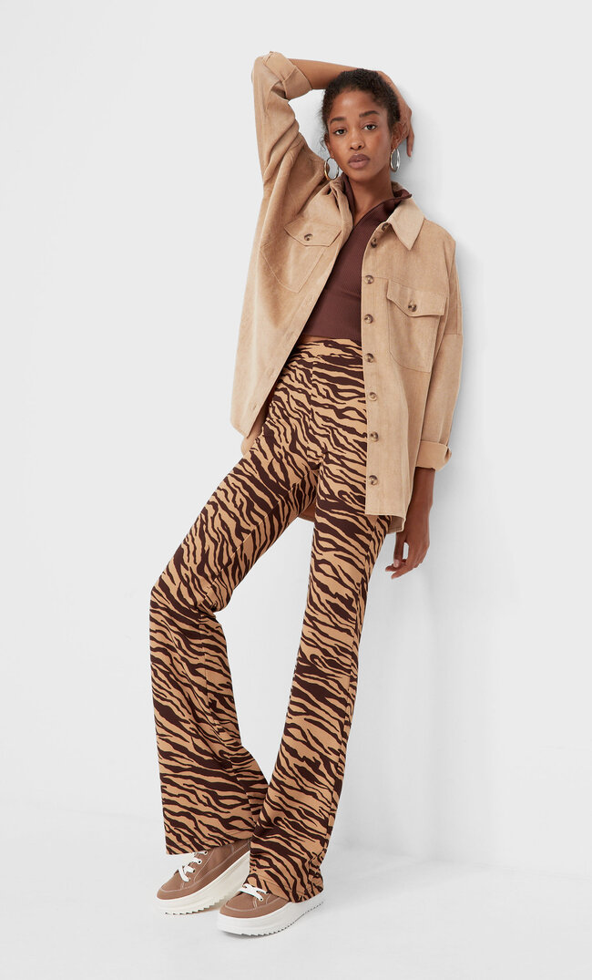 Stradivarius Cargo-Hemdjacke Aus Cord Beige M