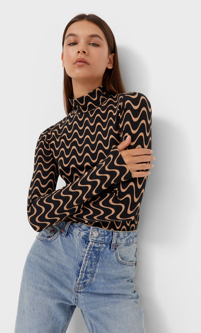 

Stradivarius Shirt Mit Rollkragen Und Print Schwarz Xs