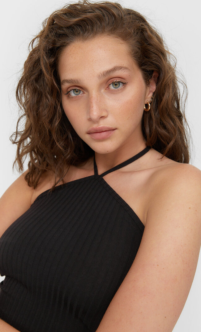 

Stradivarius Geripptes Neckholder-Top Schwarz L