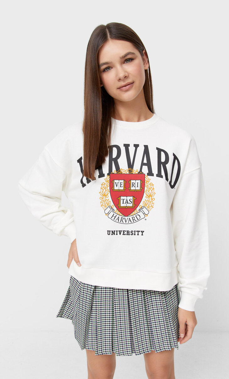 Толстовка с надписью Harvard