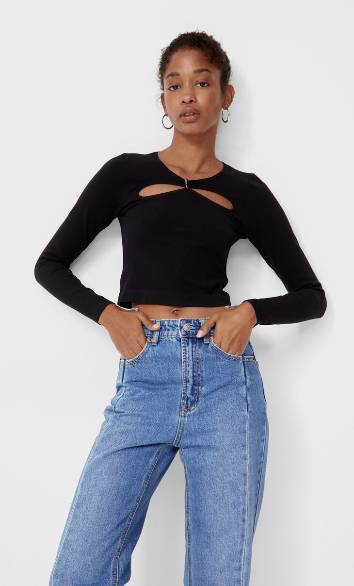 Cut-out top with ring detail