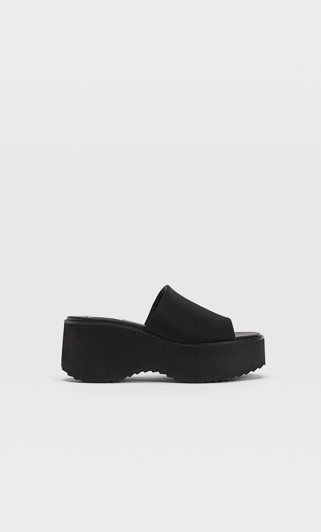 

Stradivarius Buty Na Platformie Z Neoprenu Czarny 39