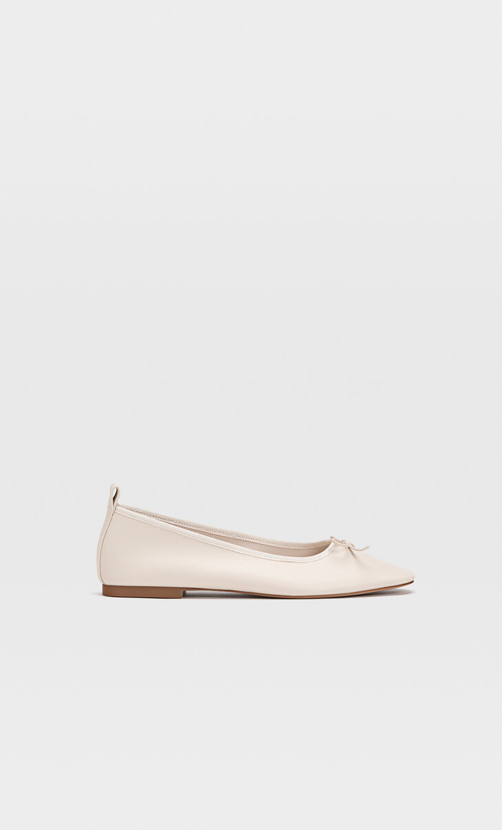 Flat ballet flats with bow detail