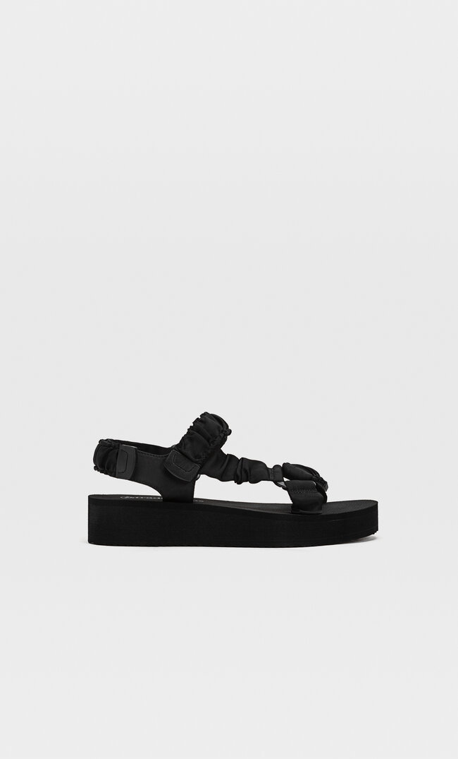 

Stradivarius Flache Sandalen Mit Stoffriemchen Schwarz 35