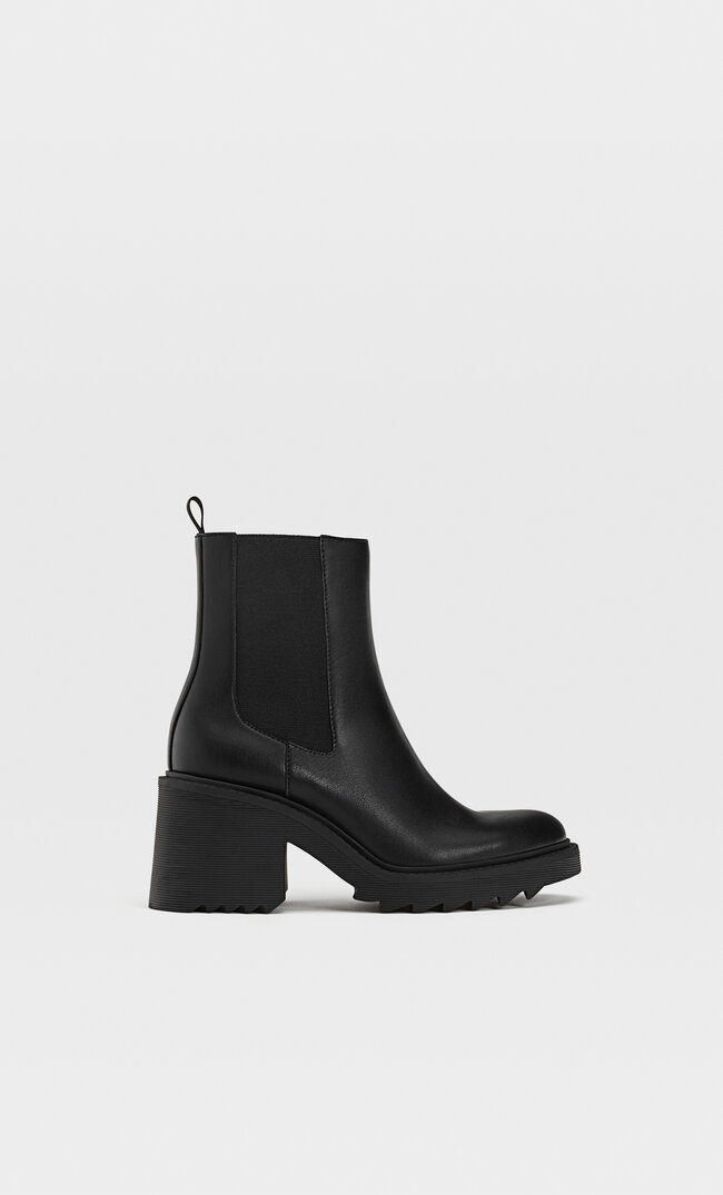 

Stradivarius Schwarze Chelsea-Boots Mit Absatz Schwarz 39