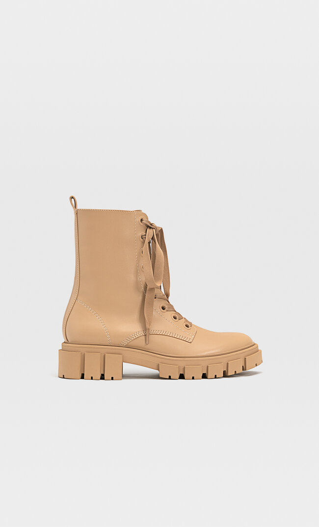 

Stradivarius Flache Stiefeletten Mit Schnürung Beige 37