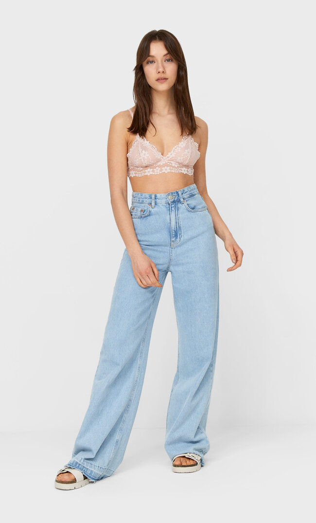 

Stradivarius Biustonosz Bralette Z Koronki We Wzór Stokrotek Kobieta Pastelowy Róż M