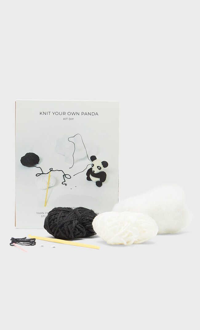 

Stradivarius Diy-Kit Panda Schwarz 103