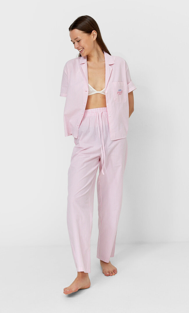 Stradivarius Gestreifte Popelin-Pyjamahose Pastellrosa S