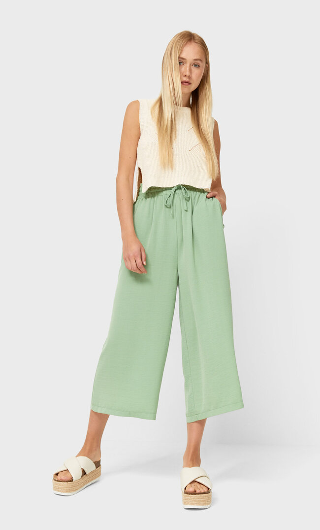 

Stradivarius Spodnie Culotte Z Lejącej Tkaniny Kobieta Zielony Pastelowy L