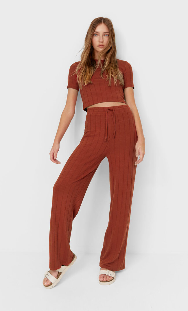 

Stradivarius Weite Hose Mit Rippenmuster Terrakottafarben M