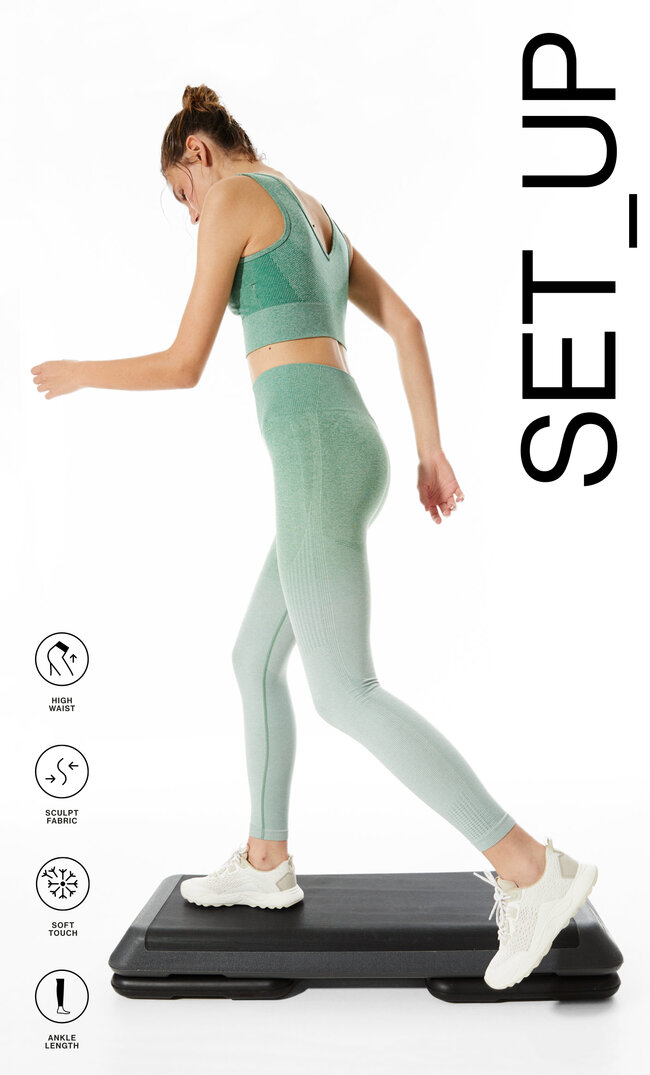 

Stradivarius Modelujące Legginsy Sportowe Kobieta Akwamaryna S