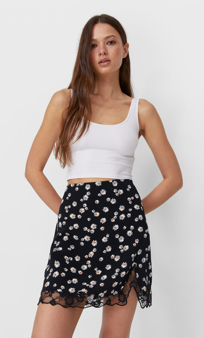 

Stradivarius Minispódniczka W Kwiaty Kobieta Czarny L