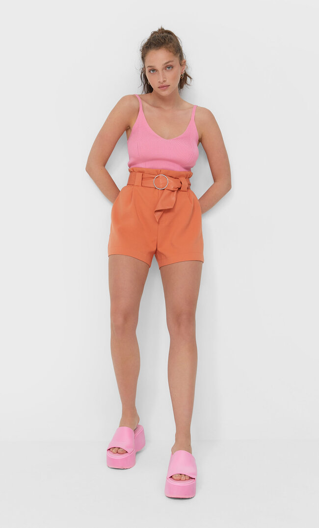 

Stradivarius Shorts Mit Bundfalten Und Gürtel Mandarinenfarben Xs