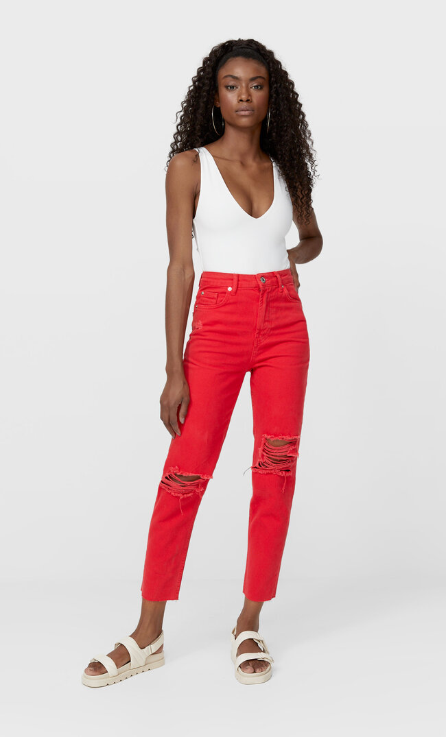 

Stradivarius Mom-Fit-Jeans Mit Schlitzen Rot 38
