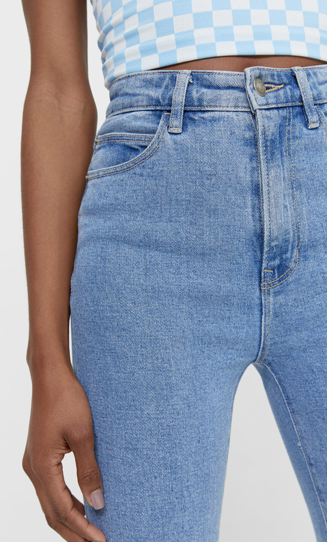 skinny fit mom jeans