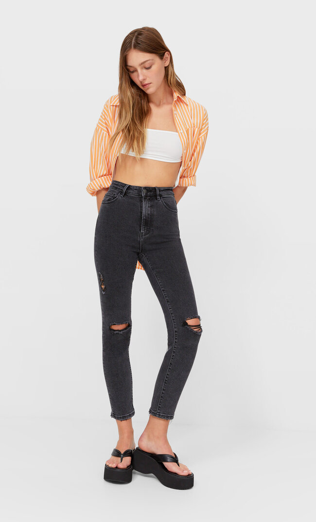 

Stradivarius Mom-Jeans Im Slim-Fit Verwaschenes Grau 44