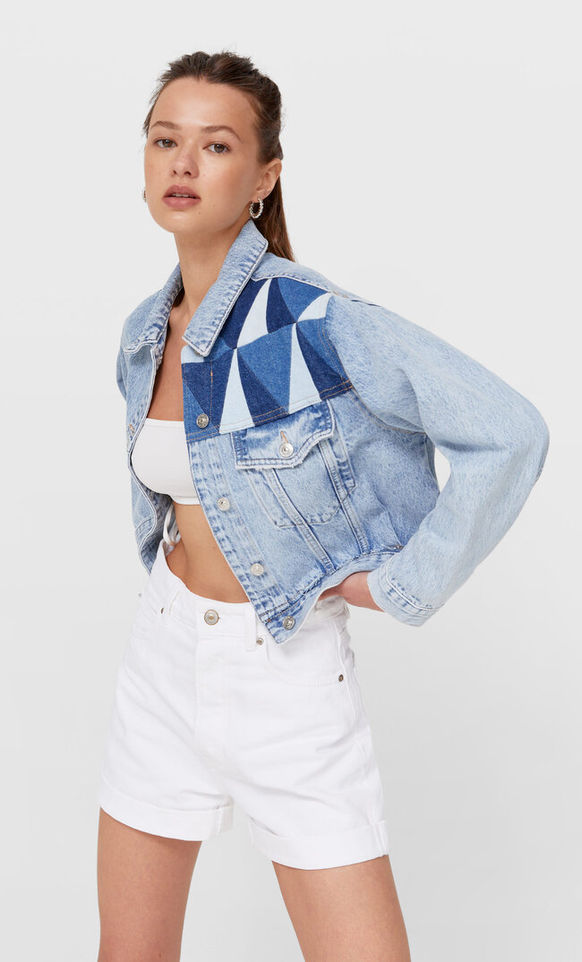 

Stradivarius Kurtka Jensowa Z Geometrycznym Patchworkowym Panelem Kobieta Jasnodenimowy S