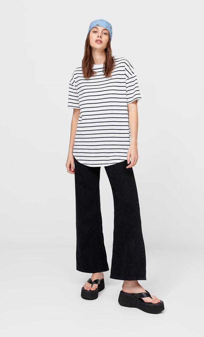 

Stradivarius Langes Basic-Shirt Mit Streifen Marineblau S