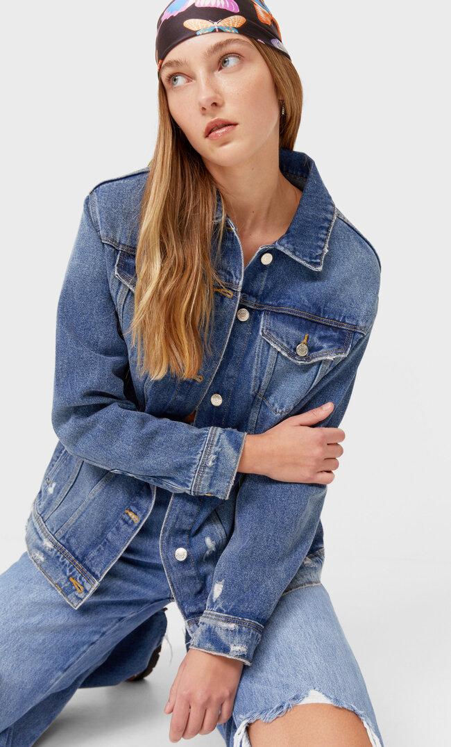 Stradivarius Denimowa Kurtka Oversize Z Przetarciami Kobieta Średniodenimowy Xl