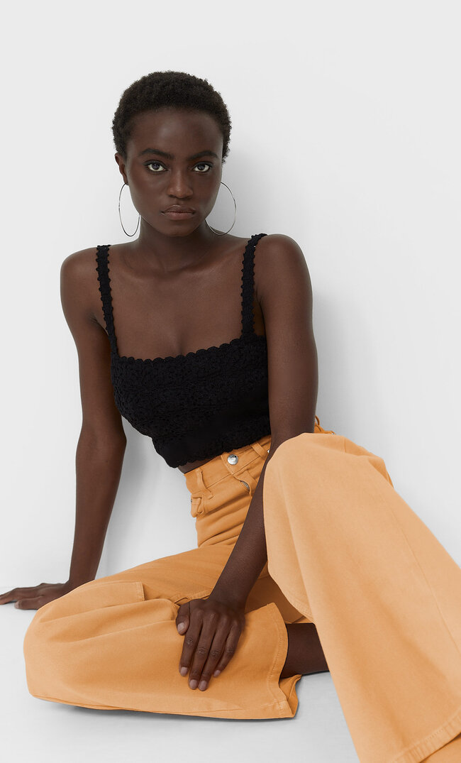 

Stradivarius Top Mit Trägern Und Häkelei Schwarz Xs