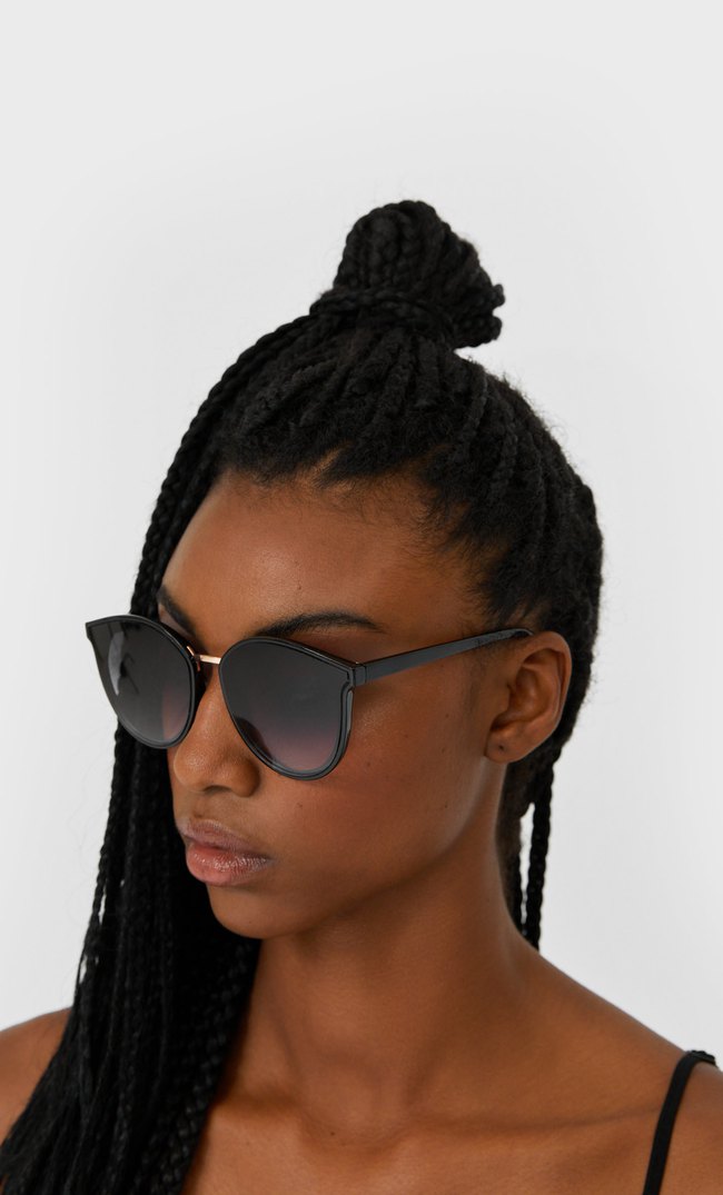 

Stradivarius Plastikowe Okulary Z Metalowym Elementem Kobieta Czarny 103
