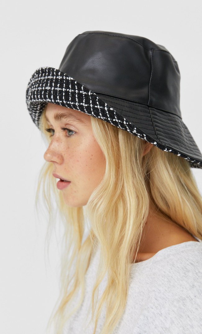 

Stradivarius Dwustronna Czapka Bucket Ze Sztucznej Skóry Kobieta Czarny 103