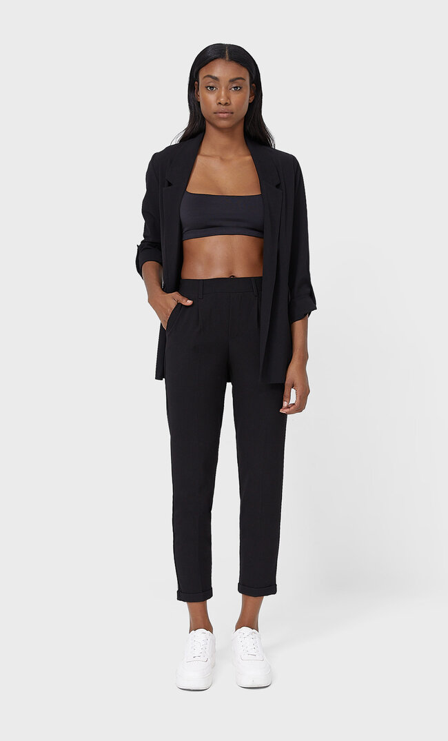 

Stradivarius Spodnie Slim Fit Kobieta Czarny M