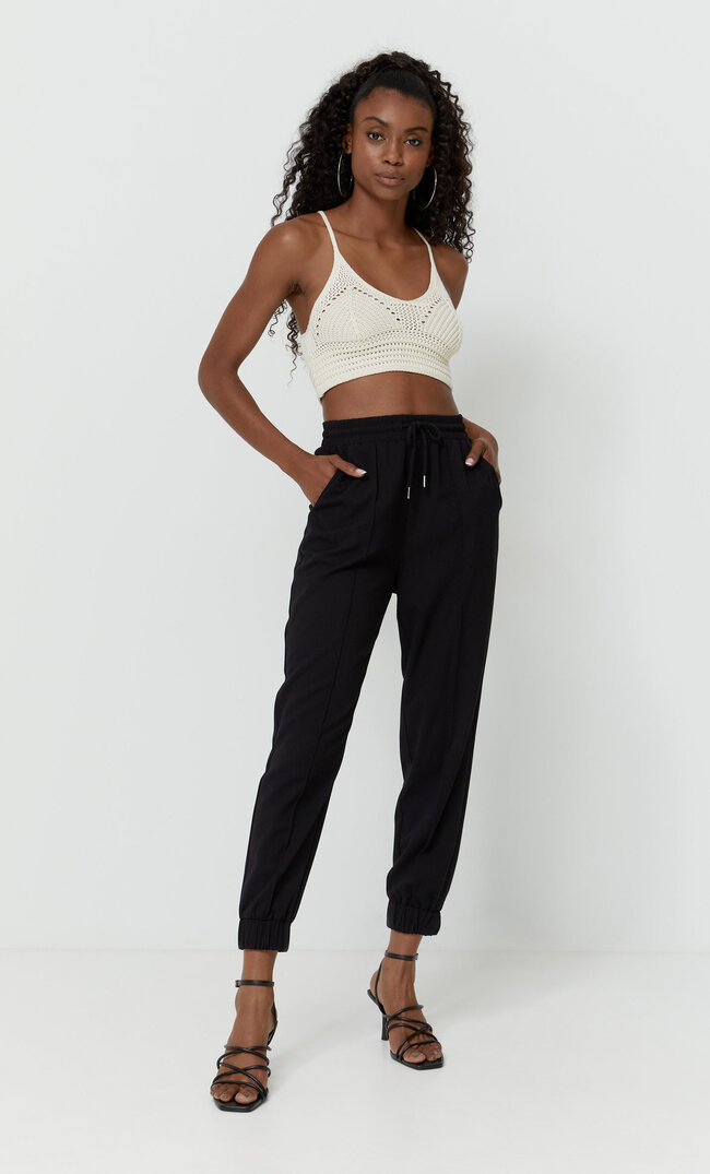 

Stradivarius Spodnie Jogger O Eleganckim Fasonie Kobieta Czarny S