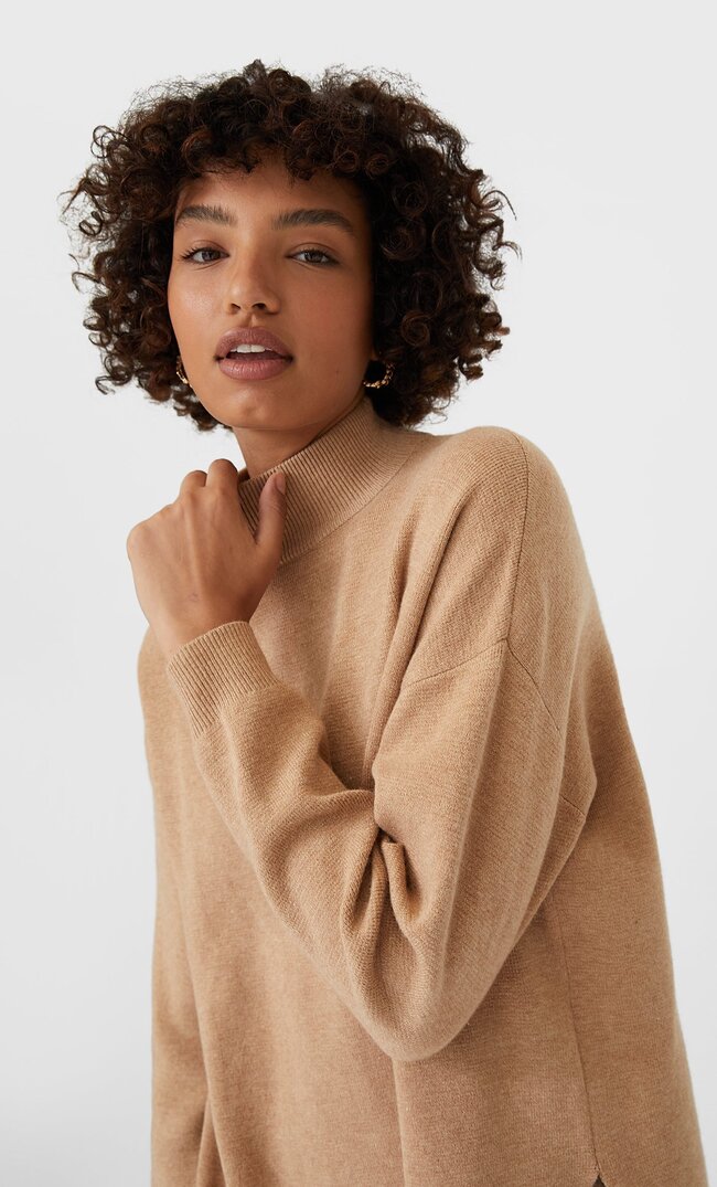 

Stradivarius Sweter Oversize Z Wycięciem Kobieta Beżowy S