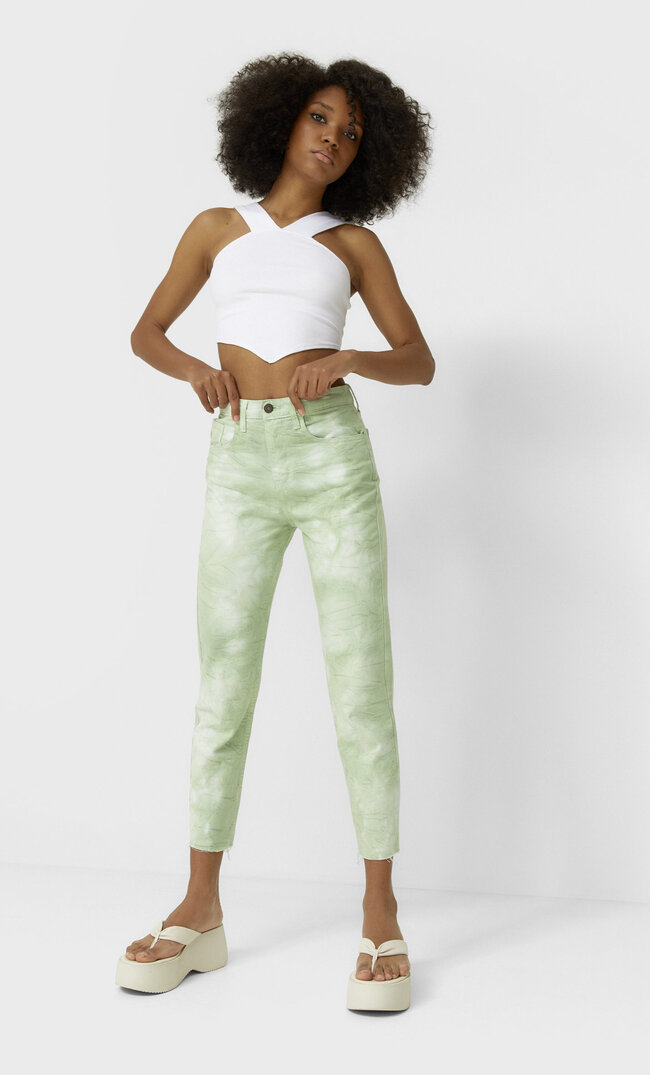 

Stradivarius Jeansy O Kroju Mom We Wzór Tie Dye Kobieta Ecru 40
