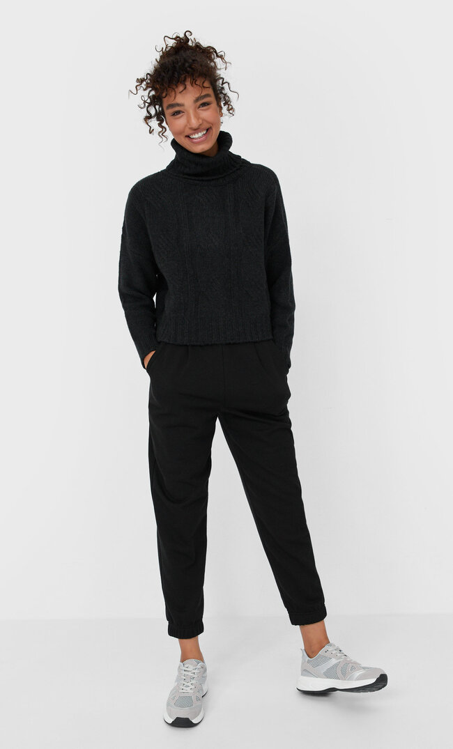 

Stradivarius Krótki Sweter Z Warkoczowym Splotem Kobieta Czarny L