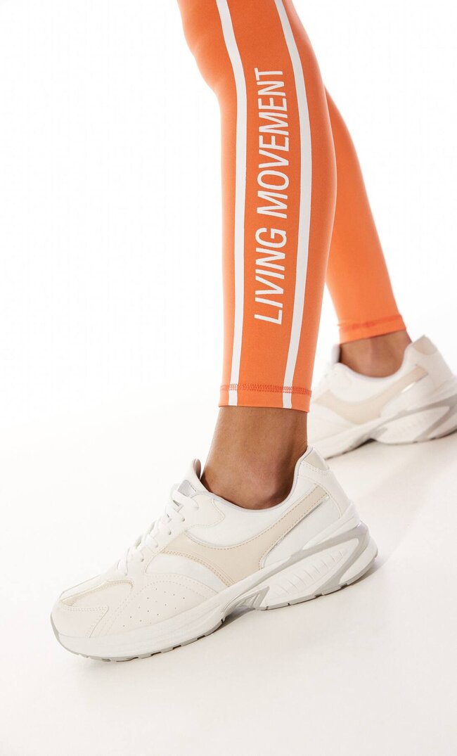 

Stradivarius Kontrastowe Buty Sportowe Kobieta Biały 41