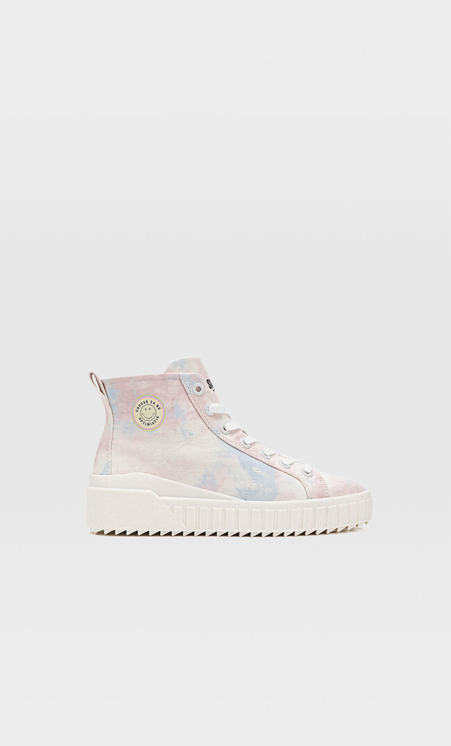 

Stradivarius Hohe Sneaker Smiley® Mit Doppelter Schnürung Kombiniert 40