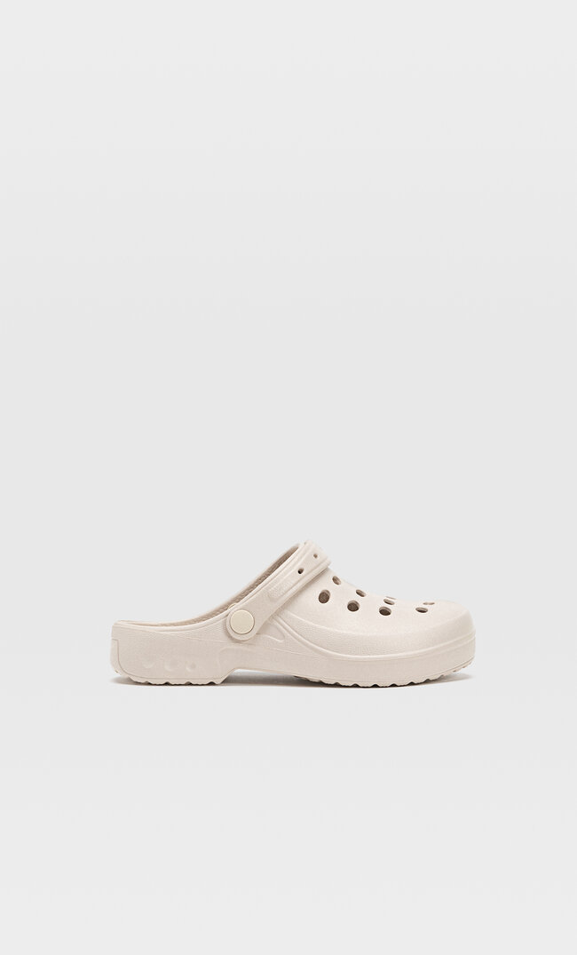 

Stradivarius Gummierte Pantoffeln Mit Zierelement Natur 38