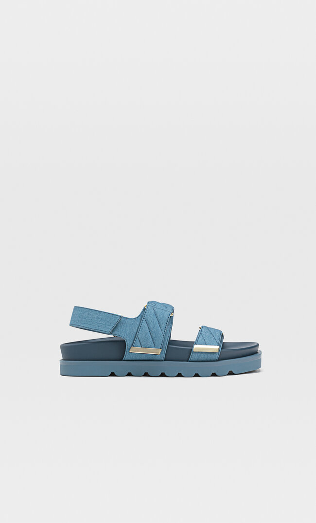 

Stradivarius Flache, Gesteppte Sandalen Jeansblau 35