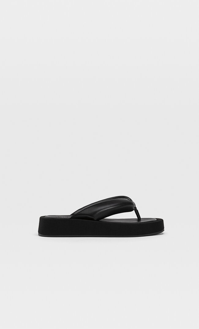 

Stradivarius Gesteppte Flatform-Sandalen Schwarz 38